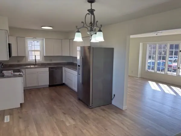 730 SE Uehlamar Dr, Ankeny, IA 50021-3327
