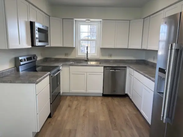 730 SE Uehlamar Dr, Ankeny, IA 50021-3327