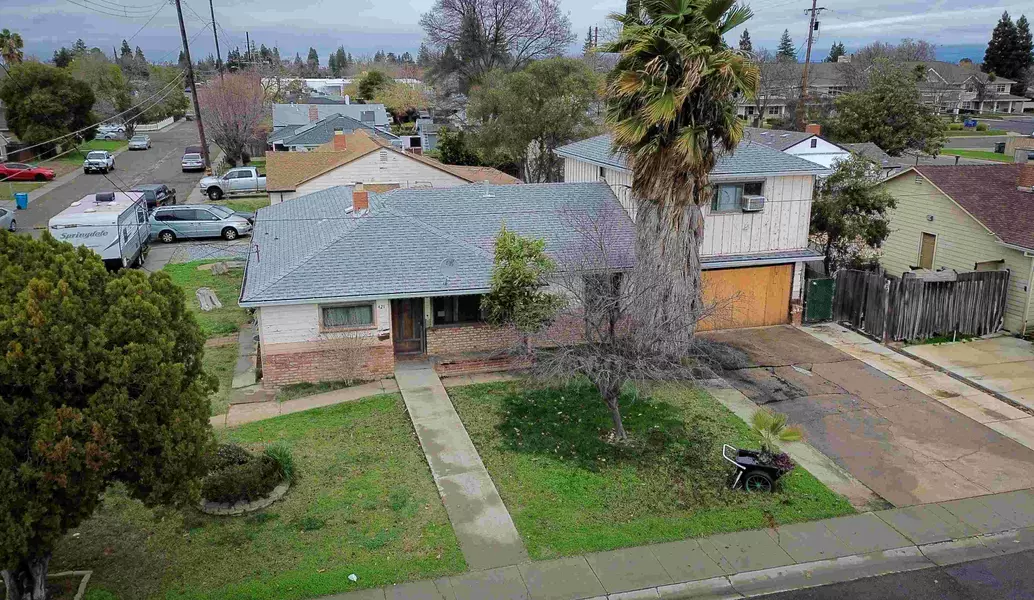 421 E 17th St, Marysville, CA 95901-4345