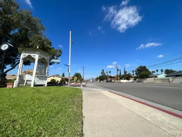 7607 8th Ave, Los Angeles, CA 90043