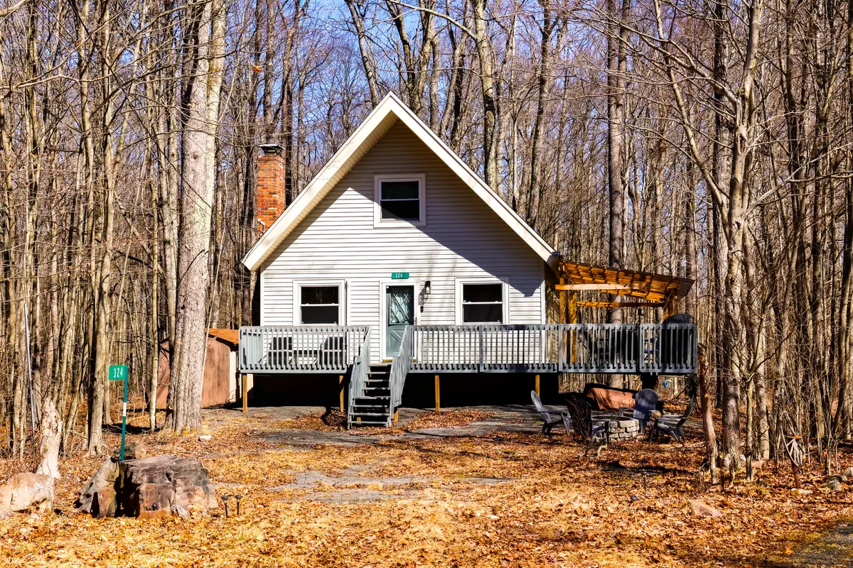 324 Stroud Ct, Pocono Lake, PA 18347-8229