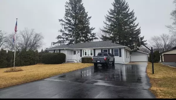 395 Magnolia St, Gurnee, IL 60031-2918