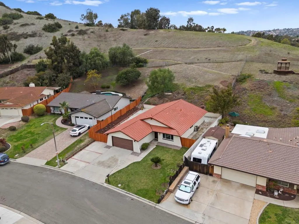 5627 Loping Ln, Bonita, CA 91902-2812