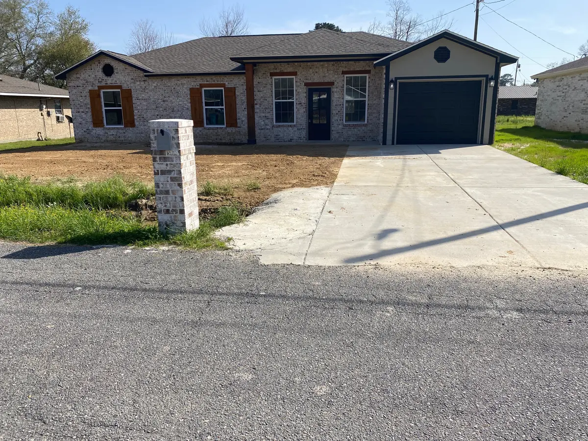 220 Garnet Dr, Opelousas, LA 70570-1260