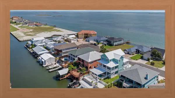 314 Bayview Dr, Aransas Pass, TX 78336-6700