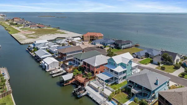 314 Bayview Dr, Aransas Pass, TX 78336-6700