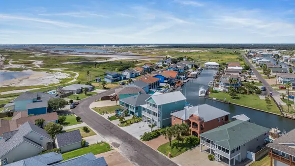 314 Bayview Dr, Aransas Pass, TX 78336-6700