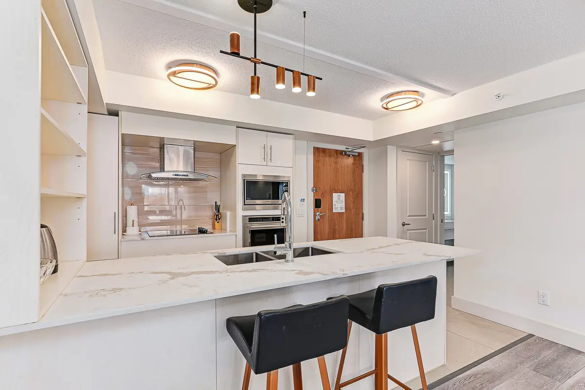 9 Harbout ST E Collingwood ON #4407-09
