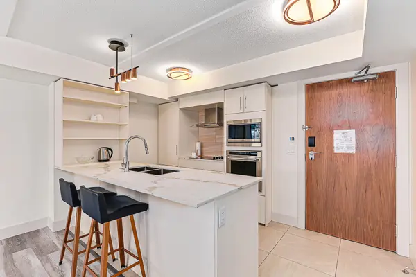 9 Harbout ST E Collingwood ON #4407-09