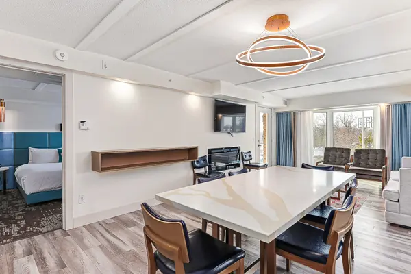 9 Harbout ST E Collingwood ON #4407-09
