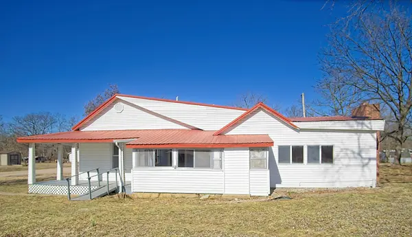 18119 Sallee St, Winona, MO 65588-8253