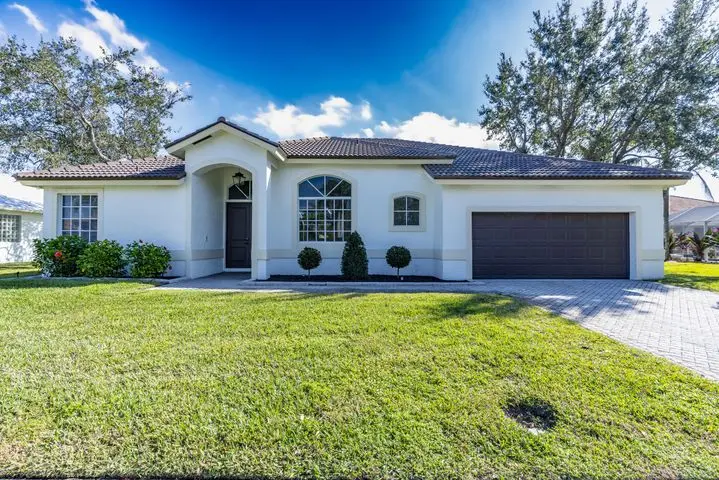 1255 SW Maplewood Dr, Port St Lucie, FL 34986-2312