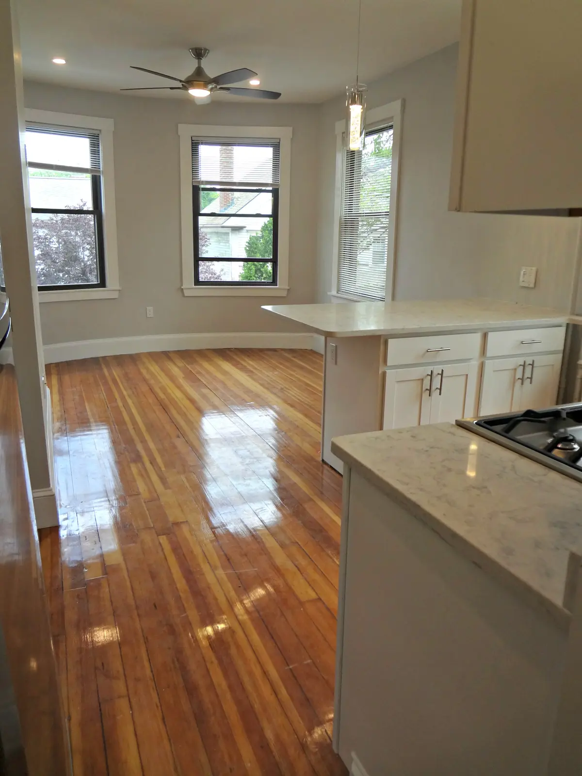 19 Seaverns Ave #2F, Jamaica Plain, MA 02130-2875