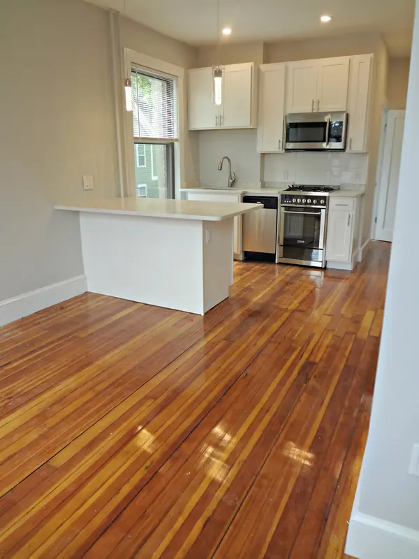 19 Seaverns Ave #2F, Jamaica Plain, MA 02130-2875