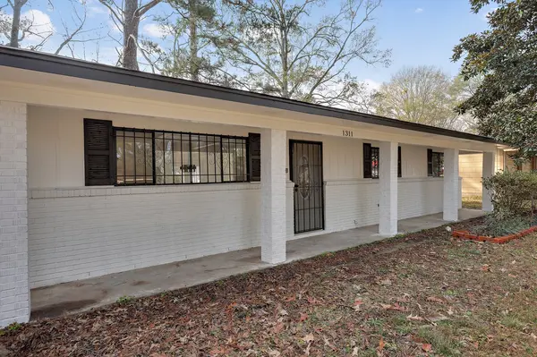 1311 Sharon Dr, Jackson, MS 39204-4554