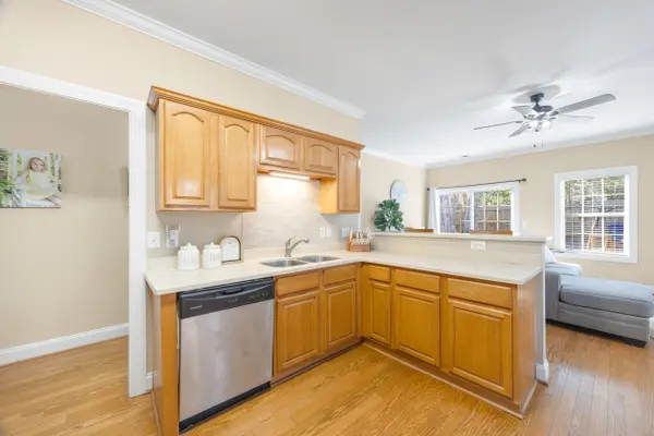 217 Catawba Trl, Lexington, SC 29072-9566
