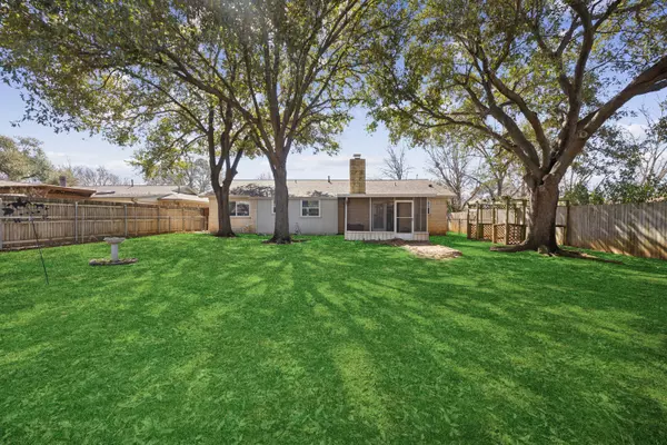 Bedford, TX 76022-7653,1941 Knoxville Dr