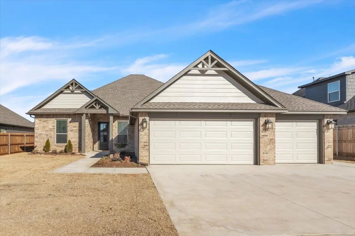 9213 NW 84th St, Yukon, OK 73099