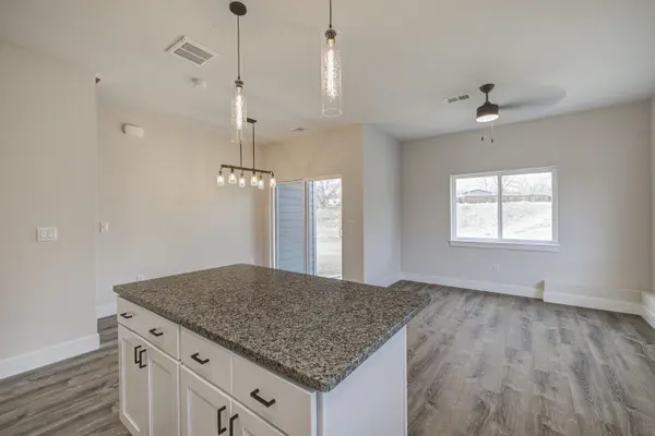 600 Badger Ln, Mills, WY 82644