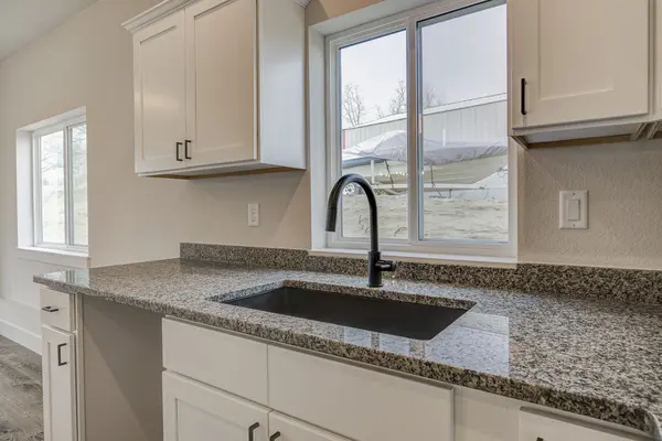 600 Badger Ln, Mills, WY 82644