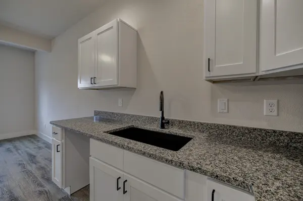 612 Badger Ln, Mills, WY 82644