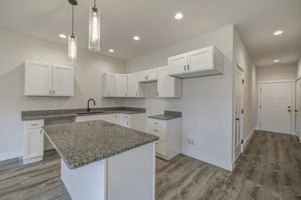 608 Badger Ln, Mills, WY 82644