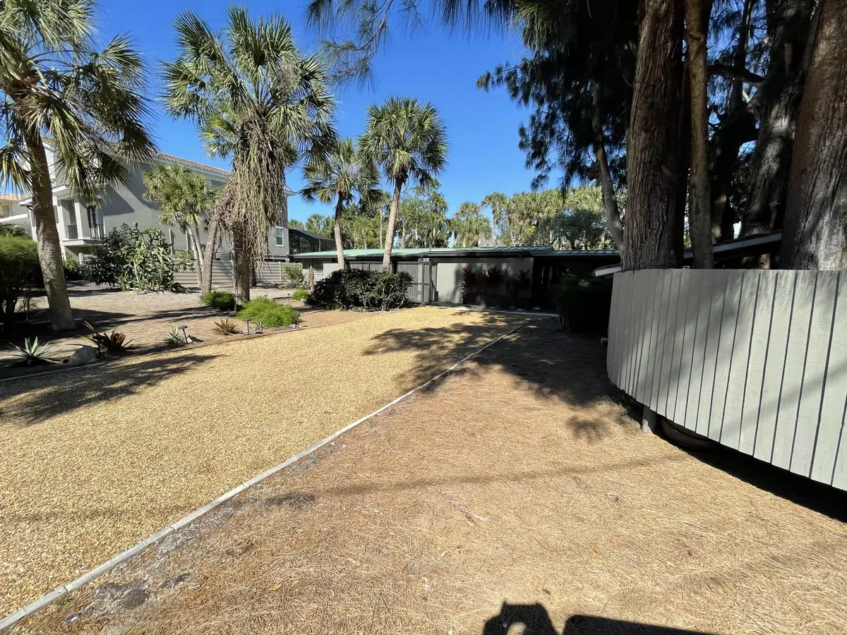 Sarasota, FL 34242,4959 COMMONWEALTH DR