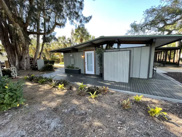 Sarasota, FL 34242,4959 COMMONWEALTH DR