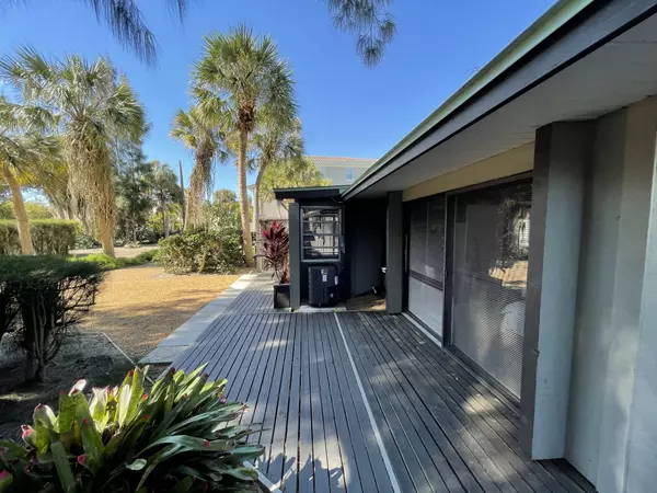 Sarasota, FL 34242,4959 COMMONWEALTH DR