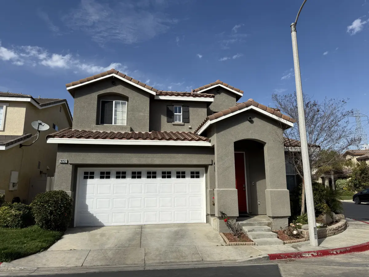 28252 Cedar Ln, Santa Clarita, CA 91350-4433