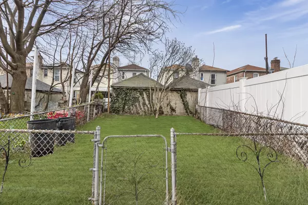 Bronx, NY 10469-2808,3233 Corsa Ave