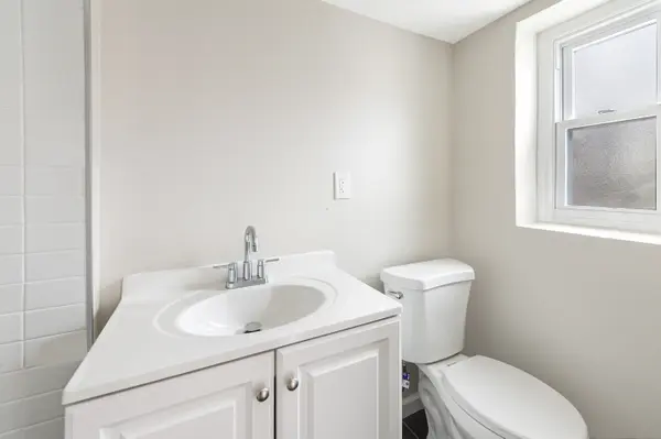 3233 Corsa Ave, Bronx, NY 10469-2808