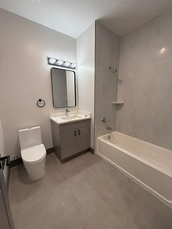 531 32nd St, Union City, NJ 07087-3910
