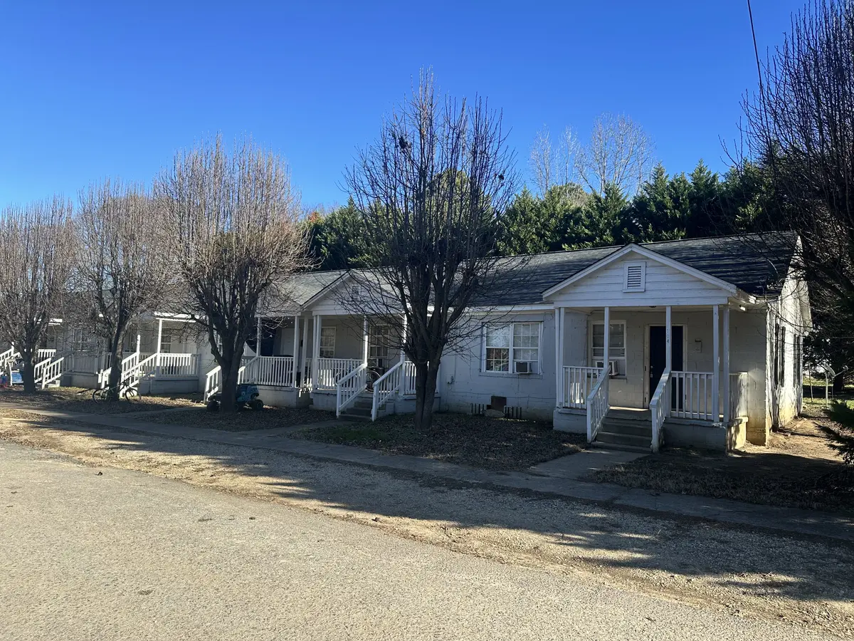 104 Pinata Ct, York, SC 29745-2698