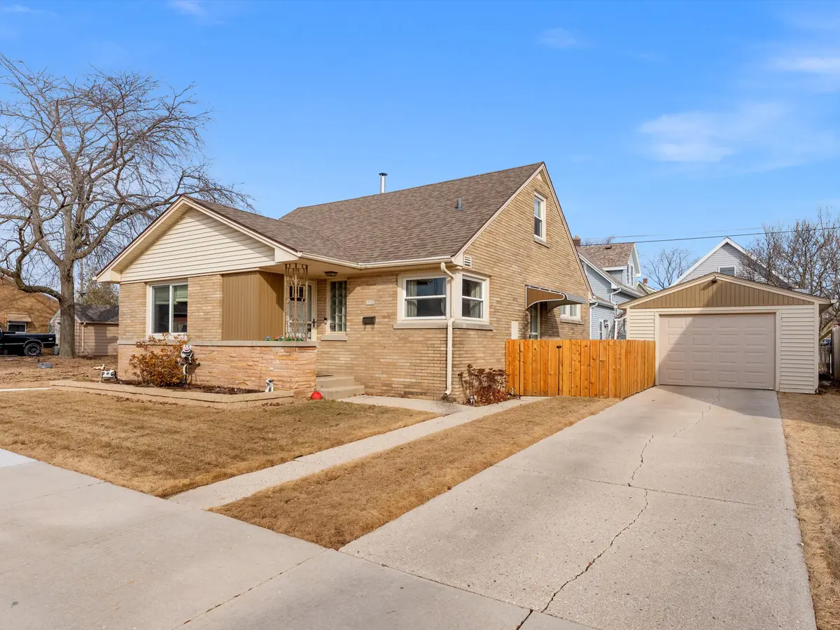 1536 Division Ave, Sheboygan, WI 53083-4627