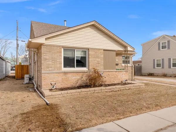 1536 Division Ave, Sheboygan, WI 53083-4627