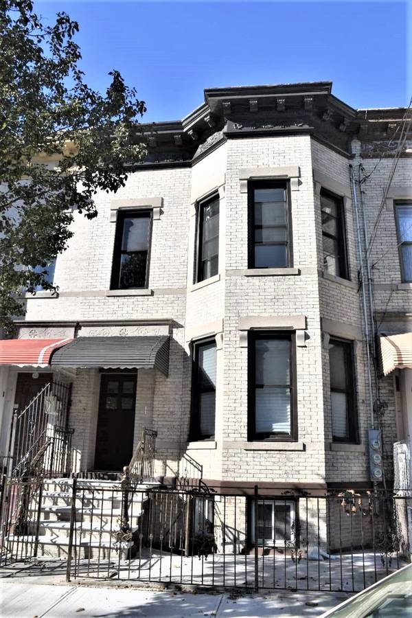 34 Grant Ave, Brooklyn, NY 11208