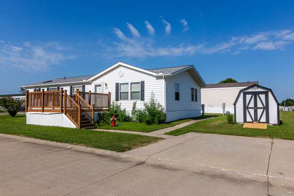 10 Maple Ave #335, Nevada, Iowa 50201,