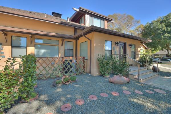 251 Middlefield Road, Palo Alto, CA 94301