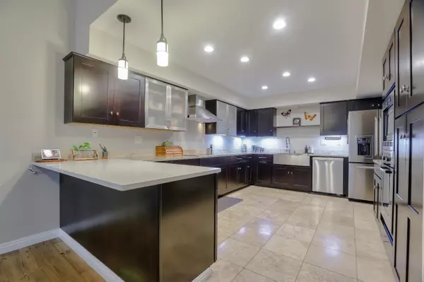 Los Gatos, CA 95032,142 Calle Larga