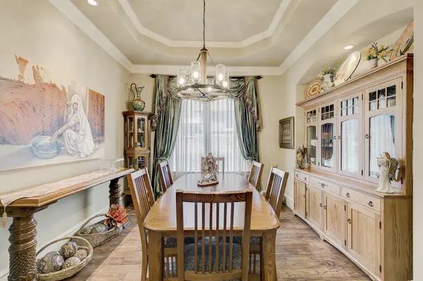 808 Waterpoint Court W, Granbury, Texas 76048
