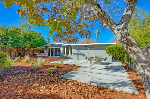 922 Celia Dr, Palo Alto, CA 94303