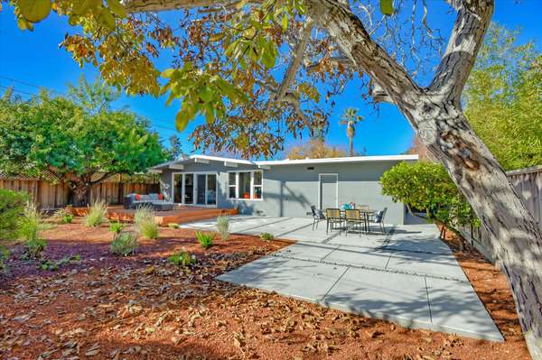 922 Celia Dr, Palo Alto, CA 94303