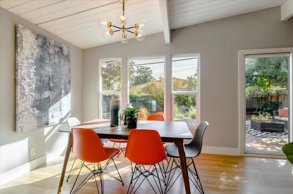 922 Celia Dr, Palo Alto, CA 94303