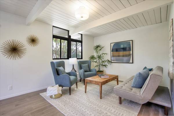 2207 Greer Road, Palo Alto, CA 94303