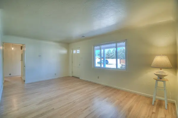 6750 5th Street Northwest, Los Ranchos De Albuquerque, NM 87107