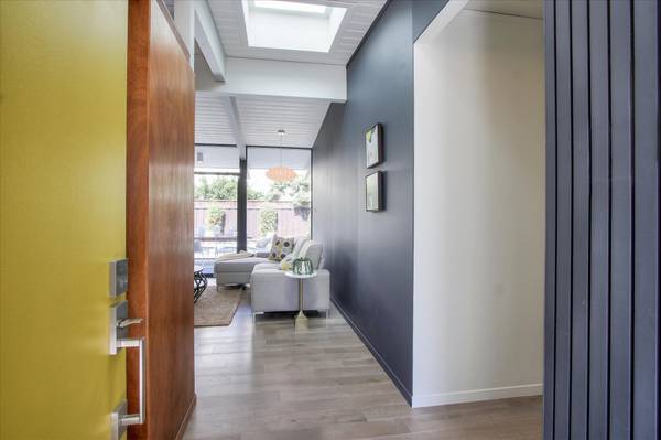 2207 Greer Road, Palo Alto, CA 94303