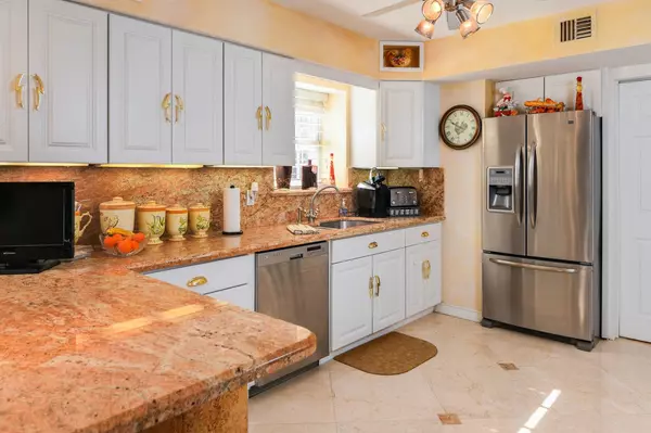 South Palm Beach, FL 33480,3475 South Ocean Boulevard #109