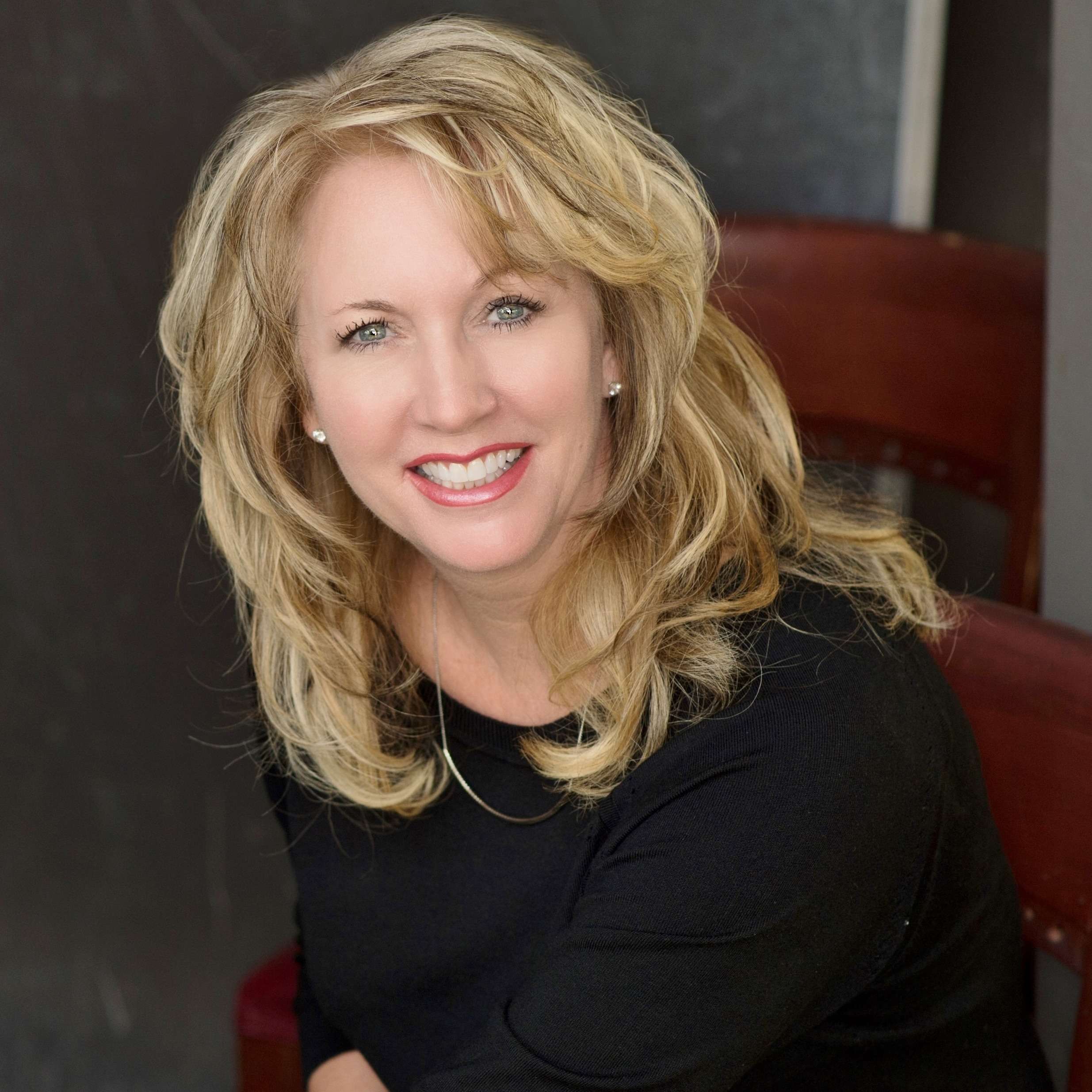 Sandi Fiola