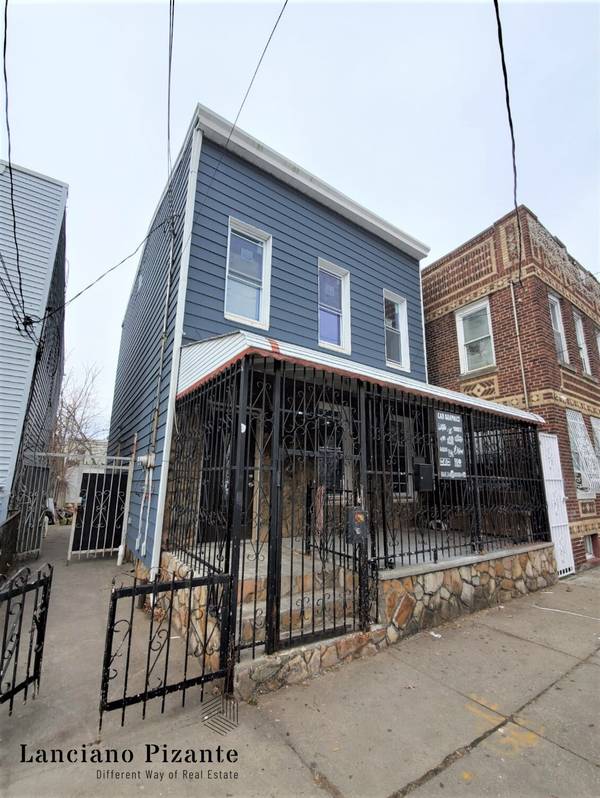 328 Essex St, Brooklyn, NY 11208